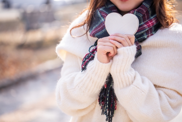 充電式ホットスカーフ LCAWA018 口コミ 評判 暖かさと電熱性能を徹底比較した最新レビュー