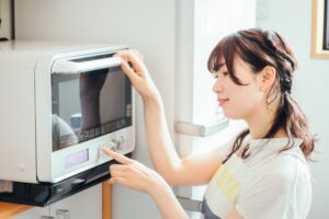 マジカリーノのレンジで発熱する皿レビュー! 電子レンジで焼き魚や焼肉が作れる魔法のお皿の実力とは