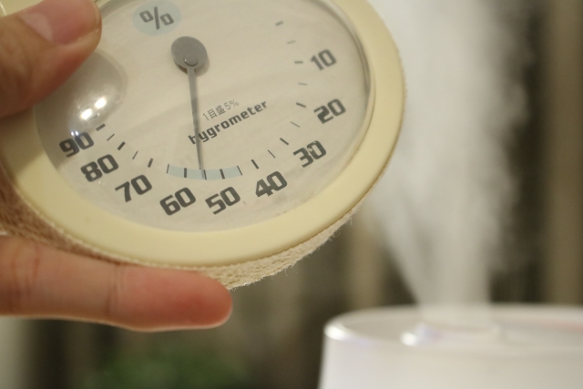 Korobaan サーモカラー加湿器 KWA-055B 口コミ 評判｜静音性や加湿力は？購入前の疑問を全て解説