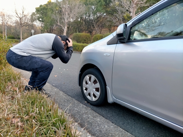 【初心者向け】パンク修理剤の使い方完全ガイド｜スペアタイヤなし時代の必須知識