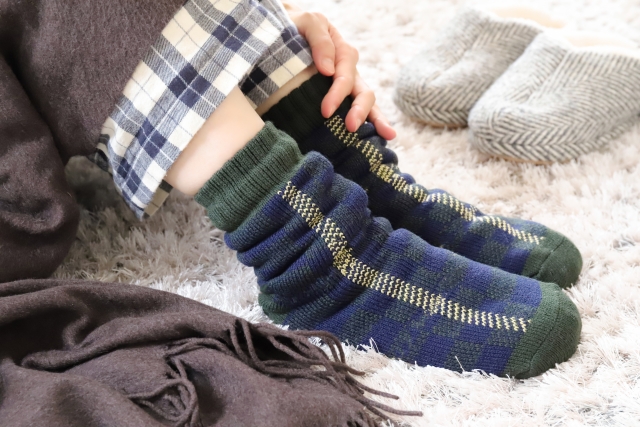 ぐるポカパネルヒーター 口コミ｜APH-R12B-DTの評判と足元の暖かさを解説