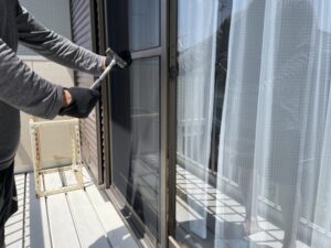 エルパ 窓ピタッアラームの評価は? 長期不在時の防犯対策に使えるか検証