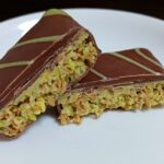 【2025年最新】ドバイチョコレートとは?味の特徴と日本で買える場所を徹底解説