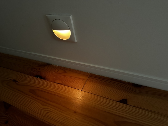 夜中のトイレや廊下に便利?LANDGOO モーションセンサー ナイトライトを調べてみた