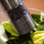 【ラッセルホブス】電動ミル ソルト＆ペッパー ウッドスタンドセットを調べてみた｜片手でワンプッシュの挽きたて生活