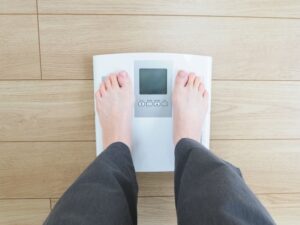 体重計いらず？バスマットで健康管理できる「スマートバスマット」とは