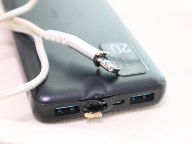 モバイルバッテリーの発熱が怖い人へ。CIO「SMARTCOBY SLIM 5K セーフティモデル」を調べてみた