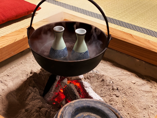 お花見で熱燗を飲む方法｜火も電気も不要の「携帯おかん器（モーリアンヒートパック）」を調べてみた