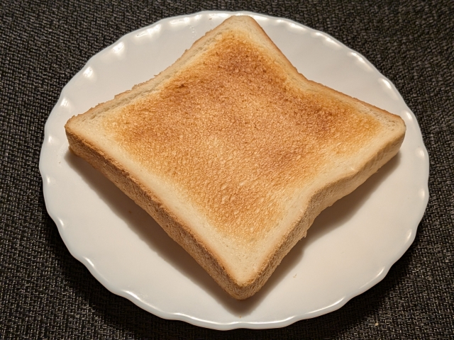 朝の「トースト渋滞」を解消！アラジン グラファイト グリル&トースター（4枚焼き）を調べてみた